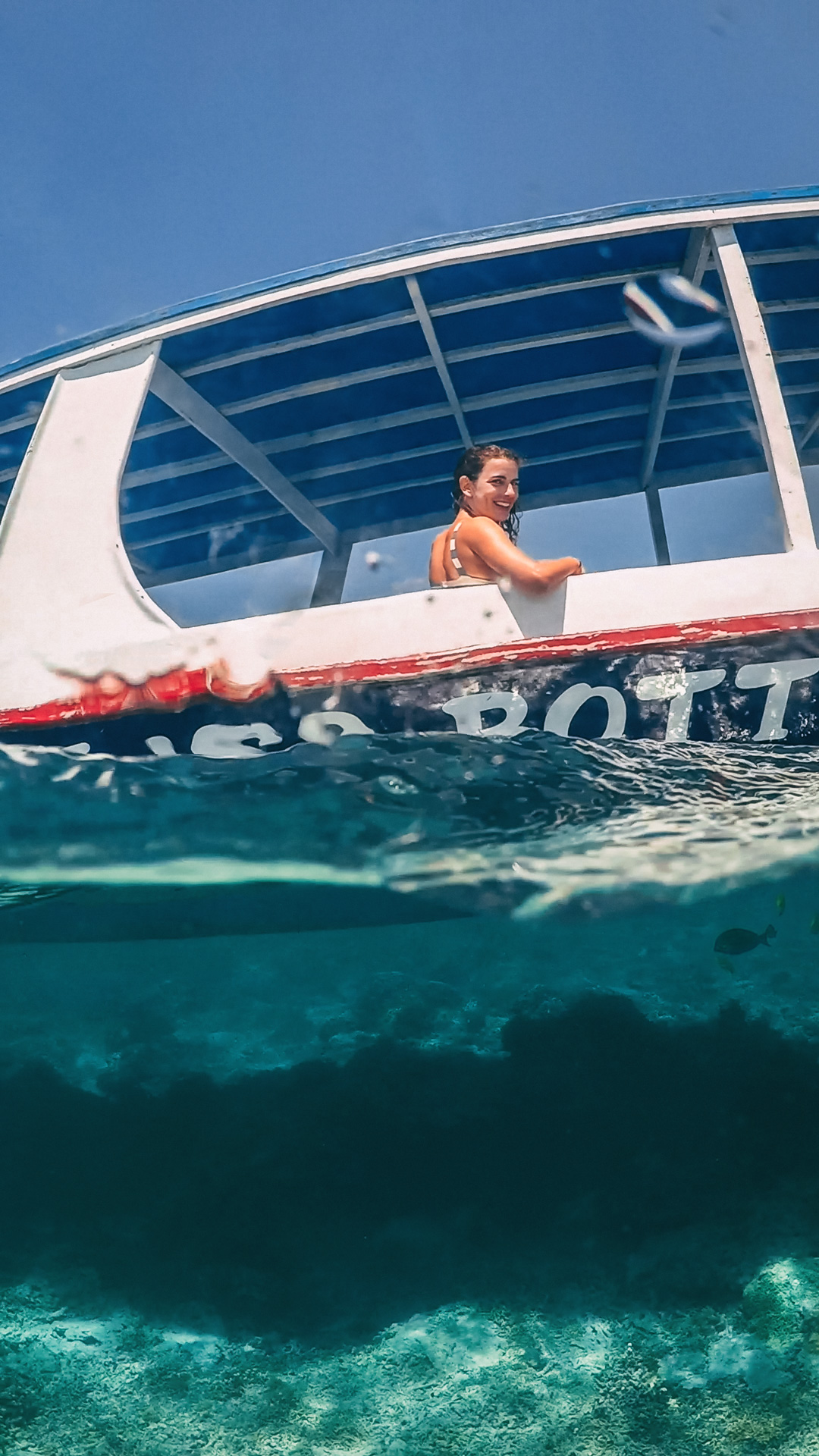 Glassbottom Boat, Snorkeling Trip, Gili Islands | Can I travel to the Gili Islands after the earthquakes? Glassbottom Boat, Snorkeling Trip, Gili Islands | Can I travel to the Gili Islands after the earthquakes?