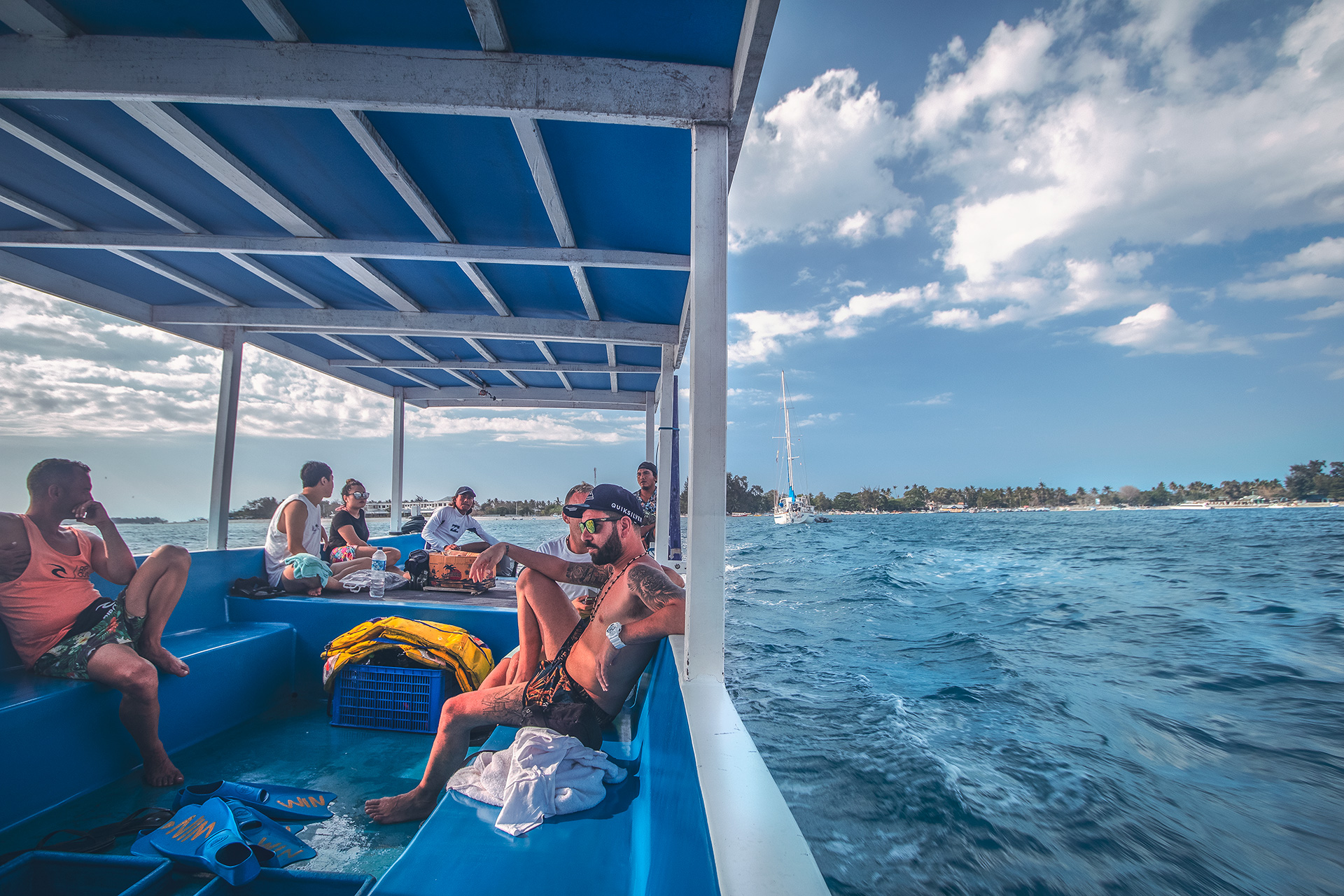 Glassbottom Boat, Snorkeling Trip, Gili Islands | Can I travel to the Gili Islands after the earthquakes? | Outside Material Glassbottom Boat, Snorkeling Trip, Gili Islands | Can I travel to the Gili Islands after the earthquakes?