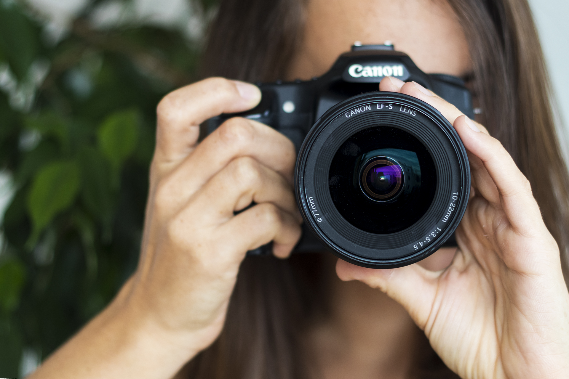outsidematerial-canon-lens-photo