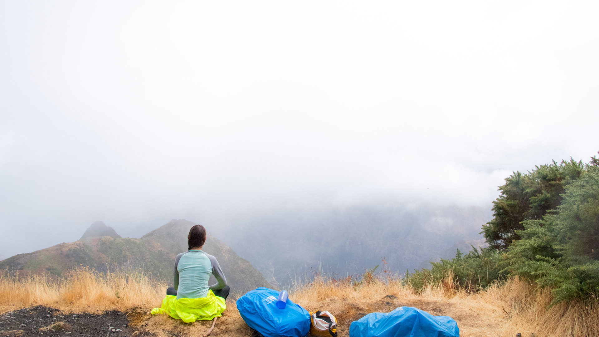 outsidematerial-madeira-trek-hiking-break paul da serra view break