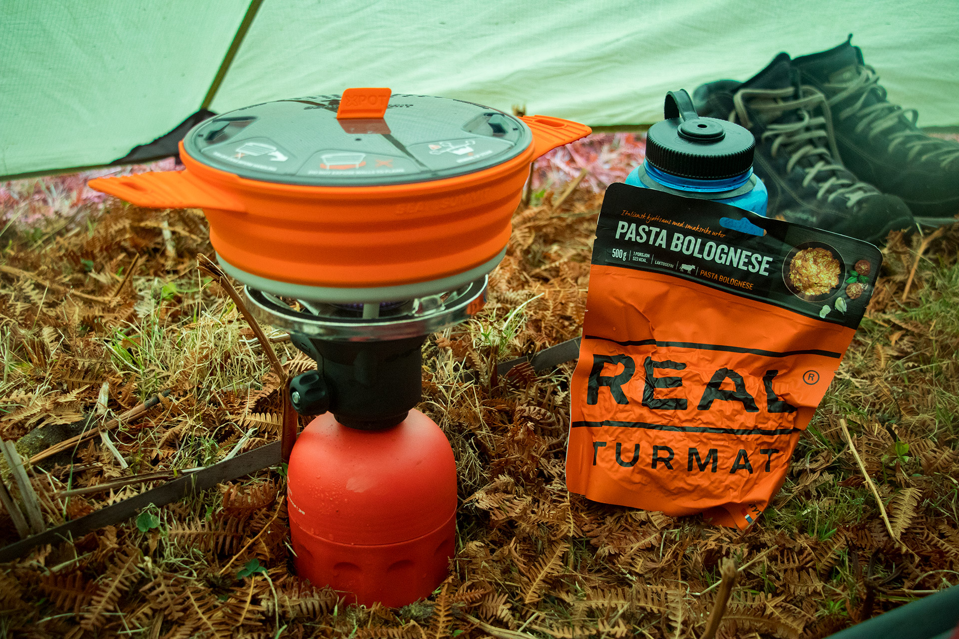 outsidematerial-madeira-trek-hiking-vaude-tent-food-turmat-xpot madeira cocking real turmat