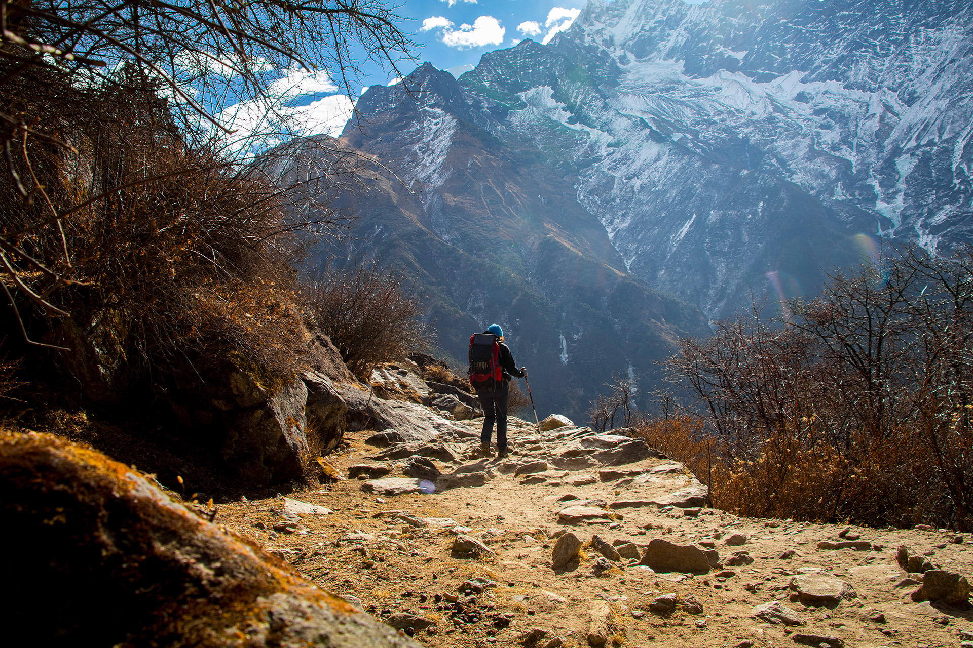 outsidematerial-nepal-ebc-everest-base-camp-trek-himalaya-backpack-walking-hiking-scenery-stunning