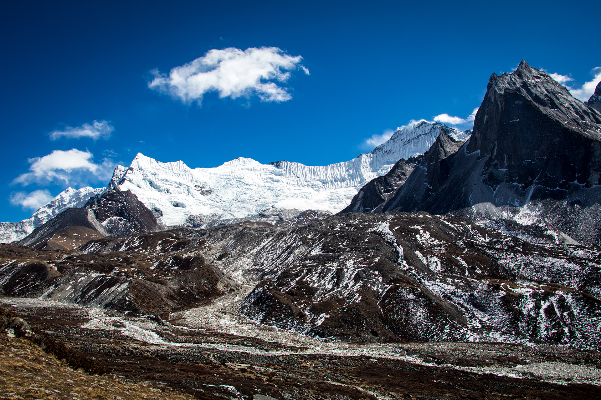outsidematerial-nepal-ebc-everest-base-camp-trek-himalaya-peak-38-stunning