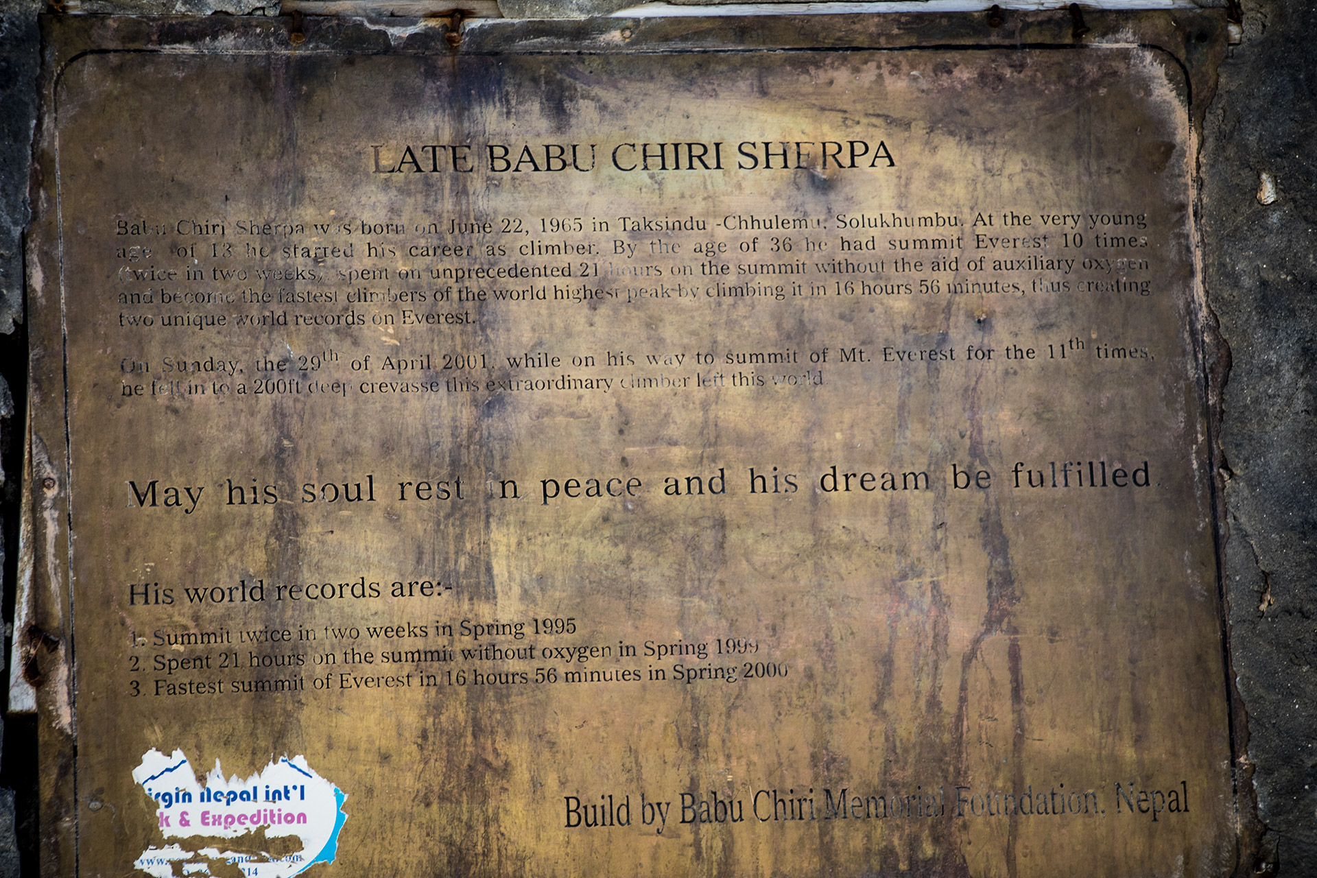 outsidematerial-nepal-ebc-everest-base-camp-trek-himalaya-sherpa-grave