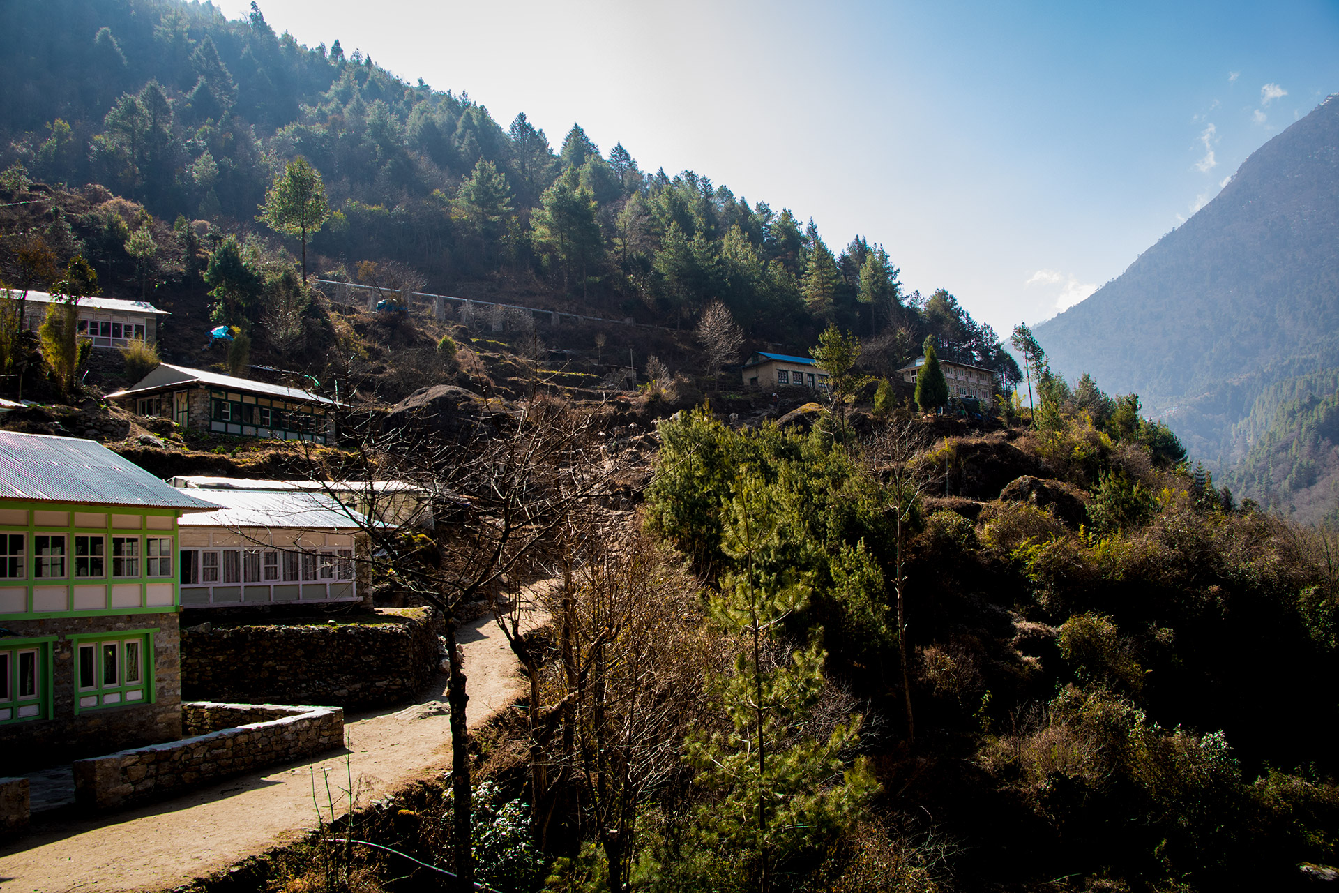 outsidematerial-nepal-ebc-everest-himalaya-trail-hiking-lodge-teahouse