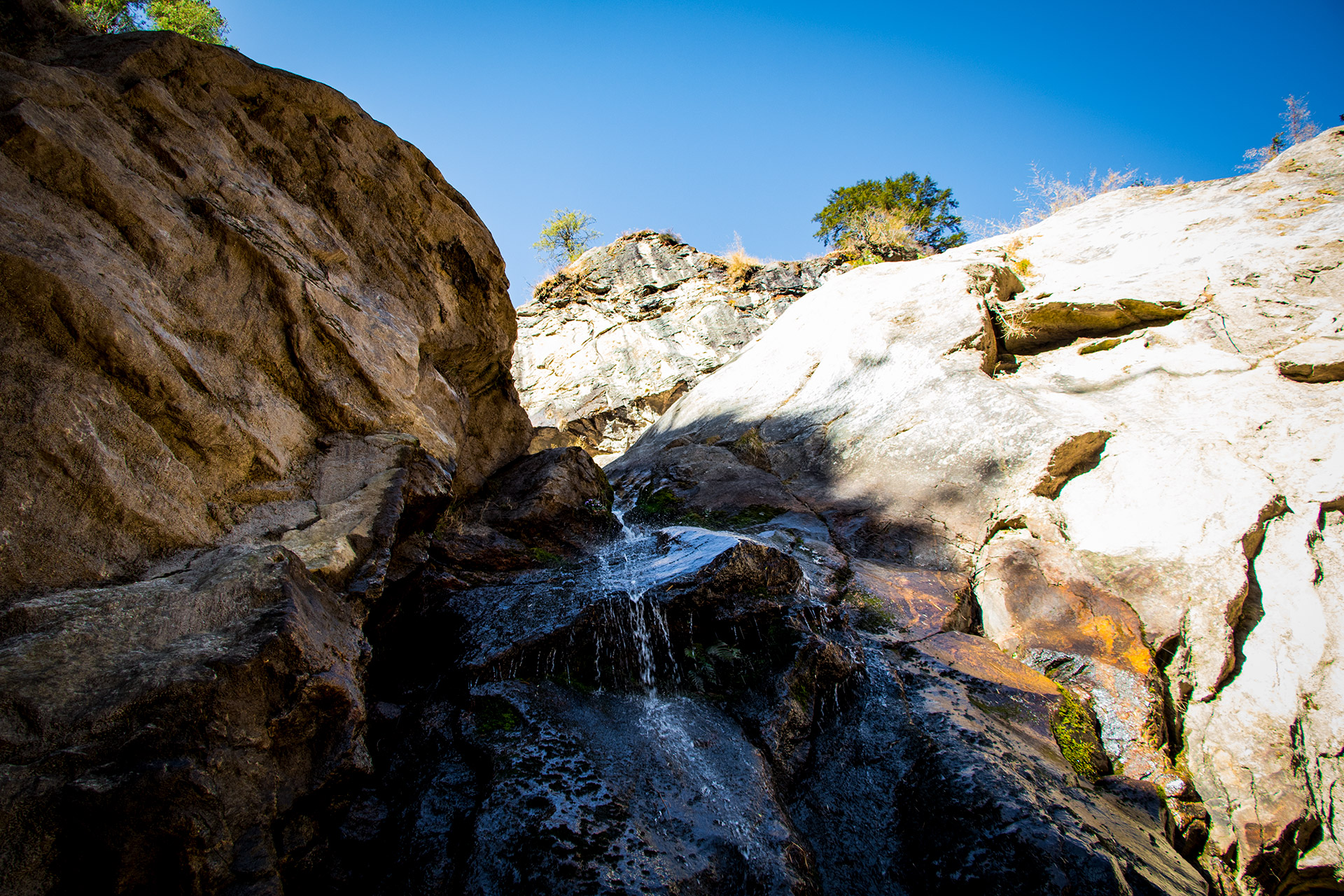 outsidematerial-nepal-ebc-everest-himalaya-waterfall-rocks