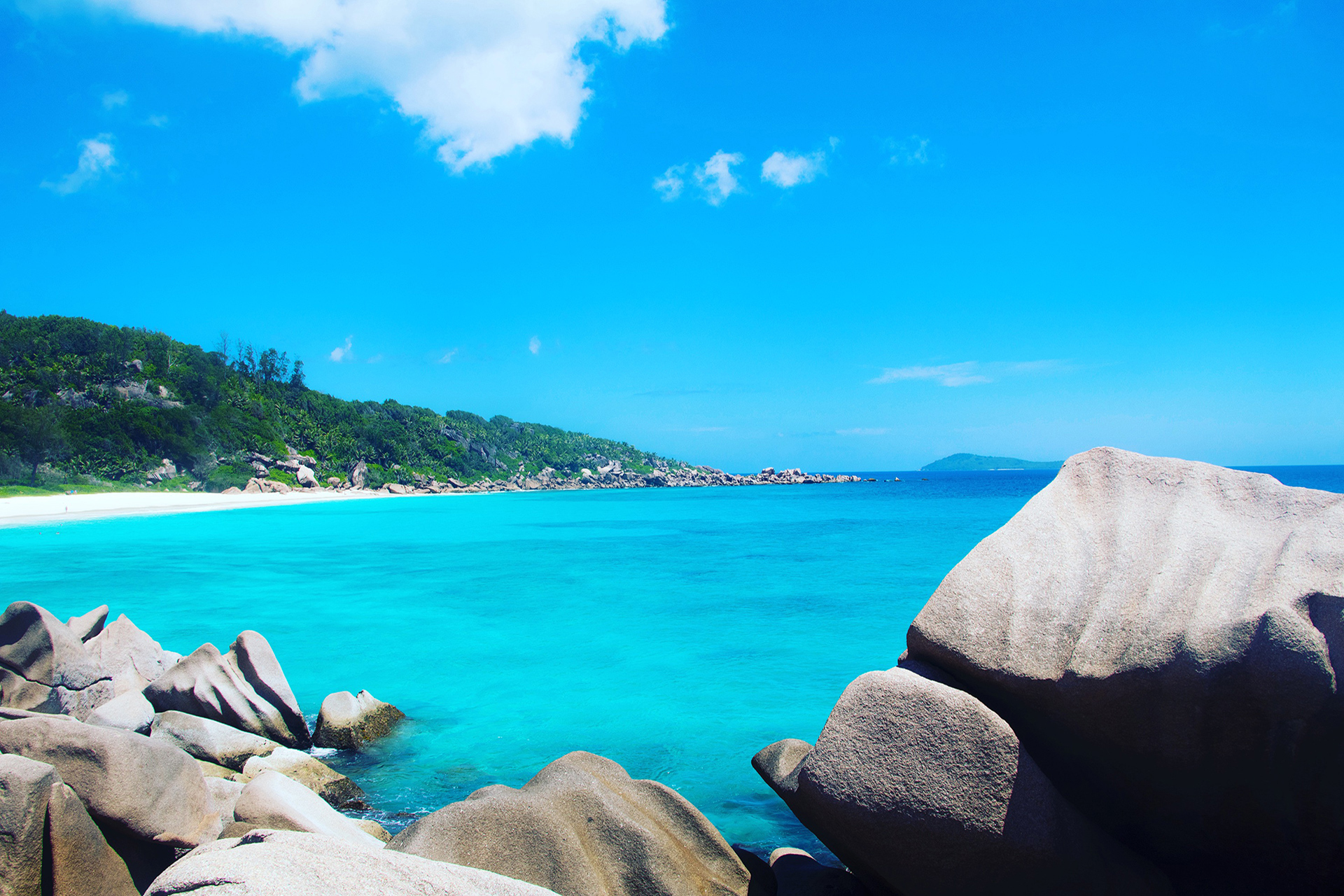 outsidematerial-seychelles-beach-small-anse-best-paradise-la-digue-rocks